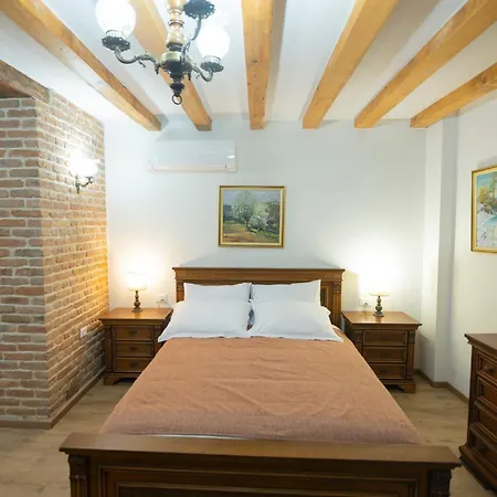E Mjeshtrit Korça