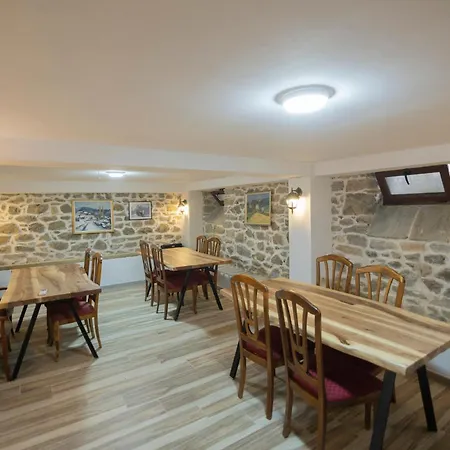 E Mjeshtrit Korça