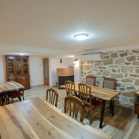 Herberg E Mjeshtrit Korce